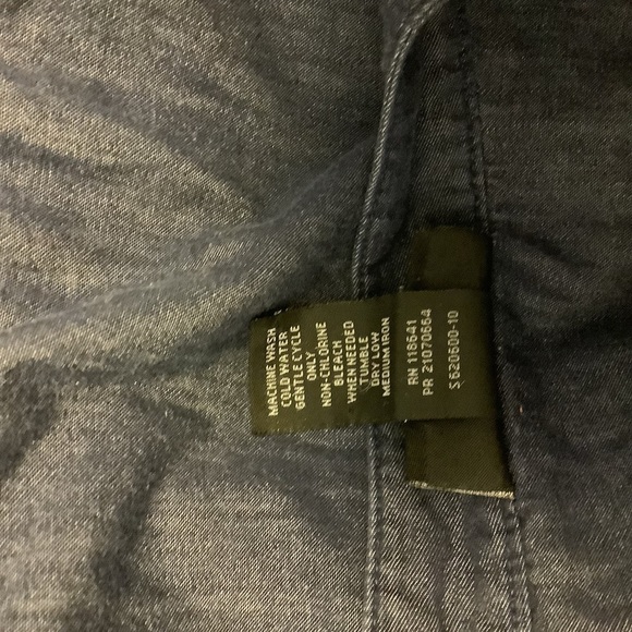 Lane Bryant Size 14/16 100% Cotton Blue Chambray Top V-neck Drawstring Roll Tab - Picture 8 of 10